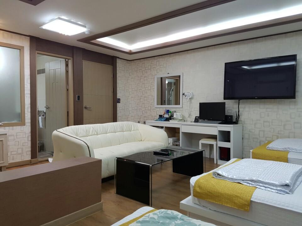 Raon Hotel Gwangyang  Экстерьер фото